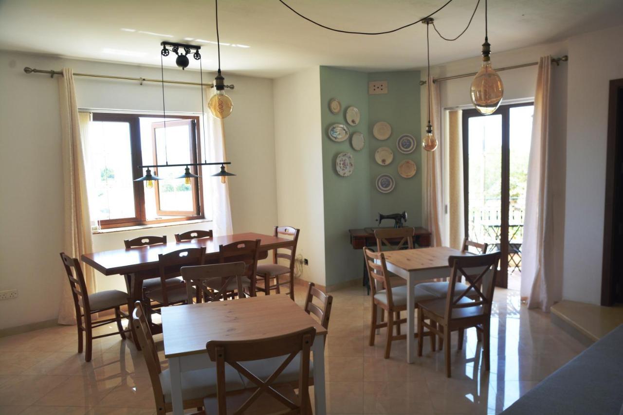 Bed and Breakfast Joseluce Gudja Екстер'єр фото