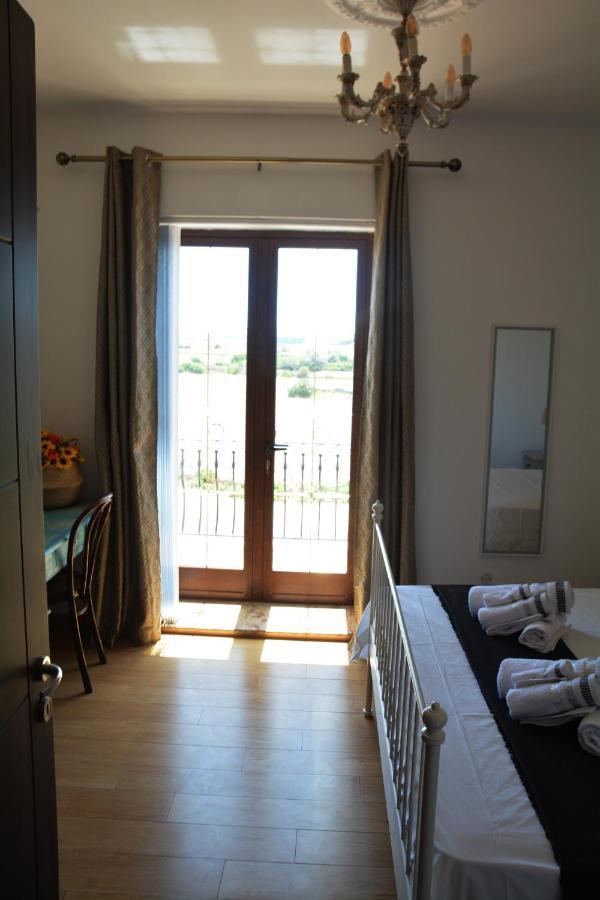 Bed and Breakfast Joseluce Gudja Екстер'єр фото