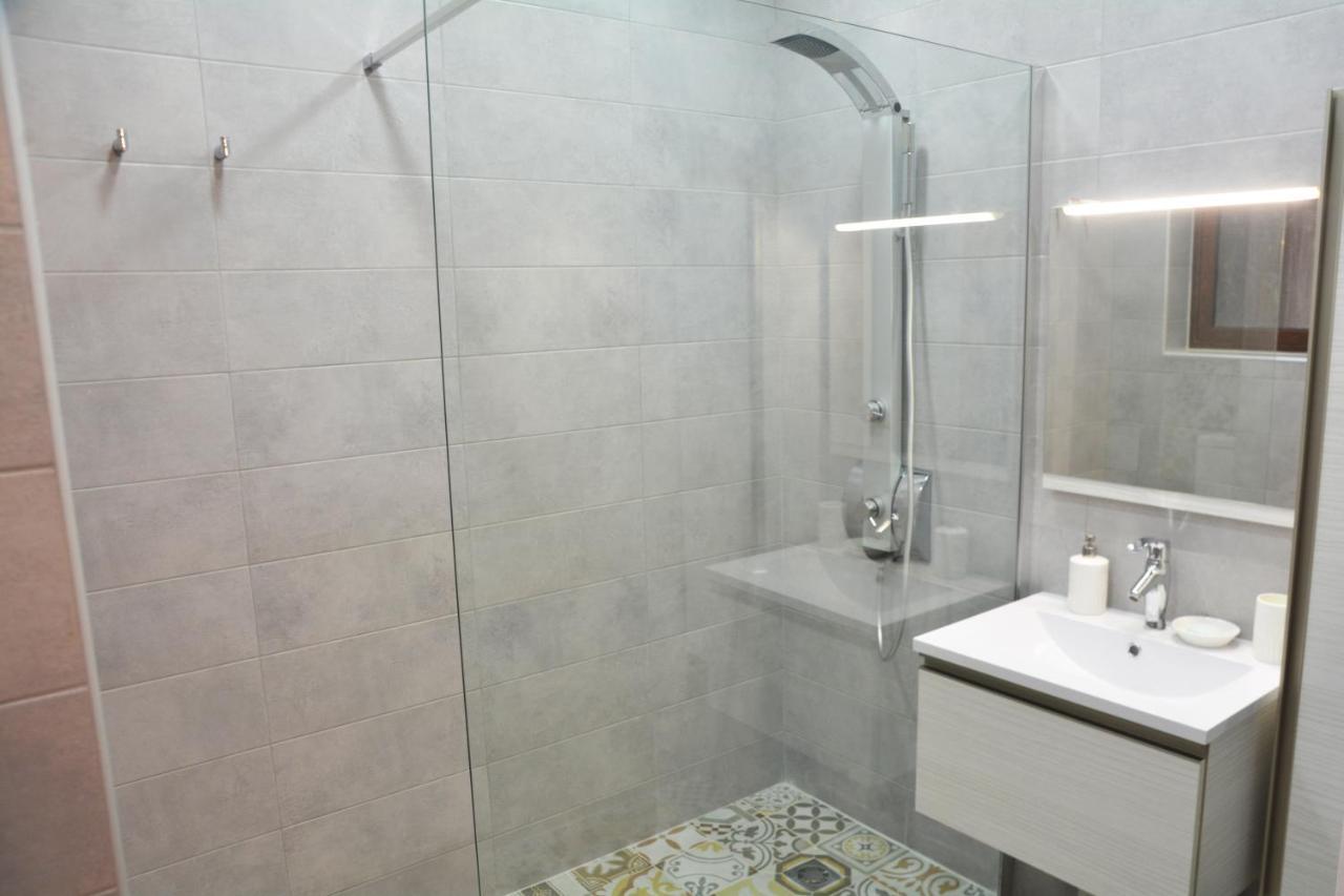 Bed and Breakfast Joseluce Gudja Екстер'єр фото